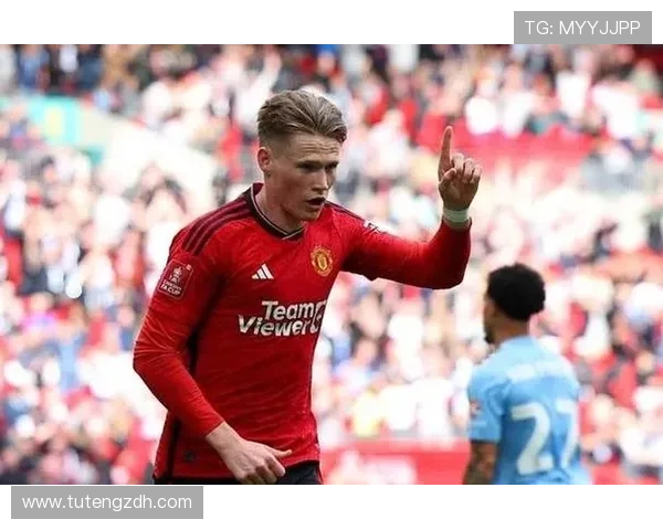 曼联召回21岁托比-科利尔